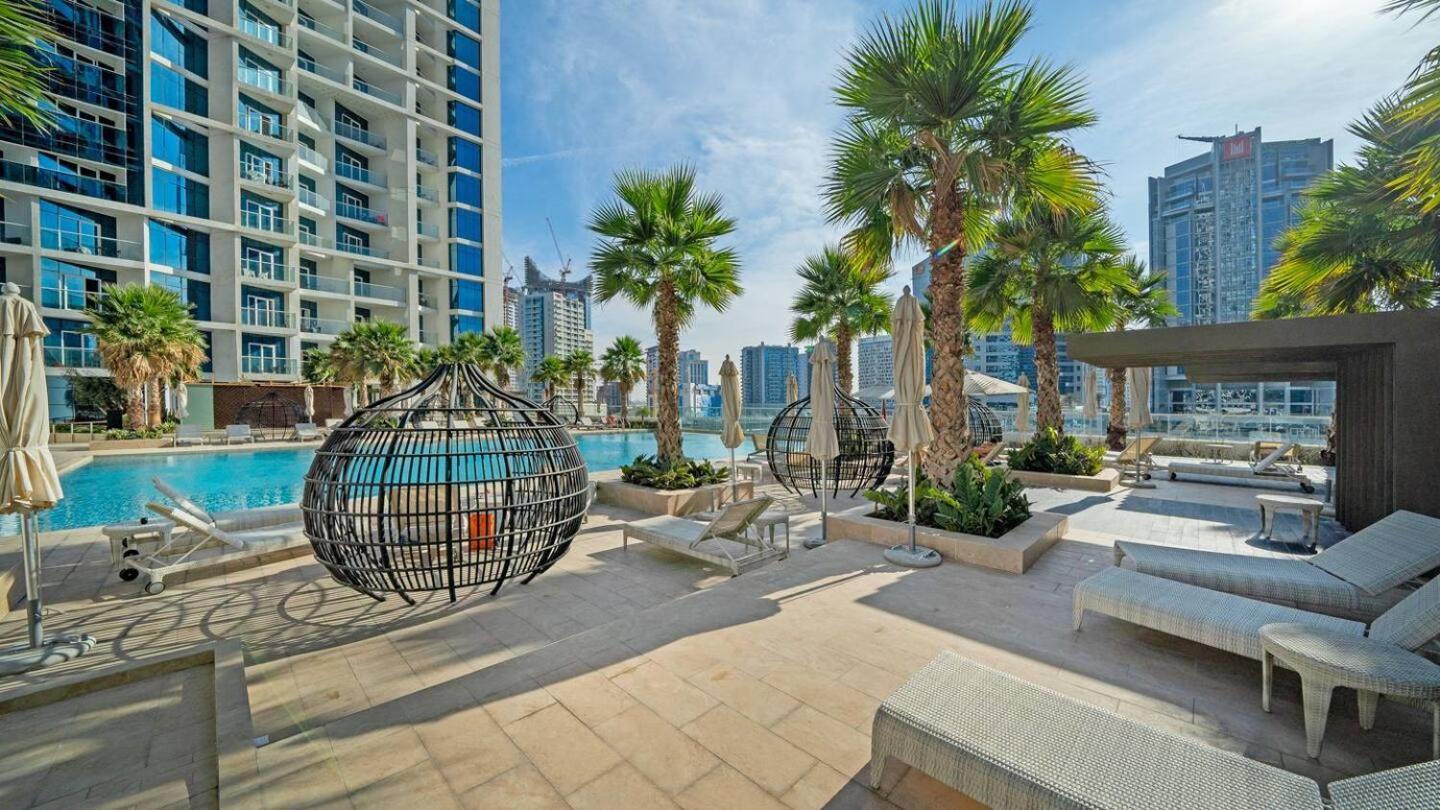 Deluxe Business Bay - Canal View - Gym & Pool Apartment Dubai