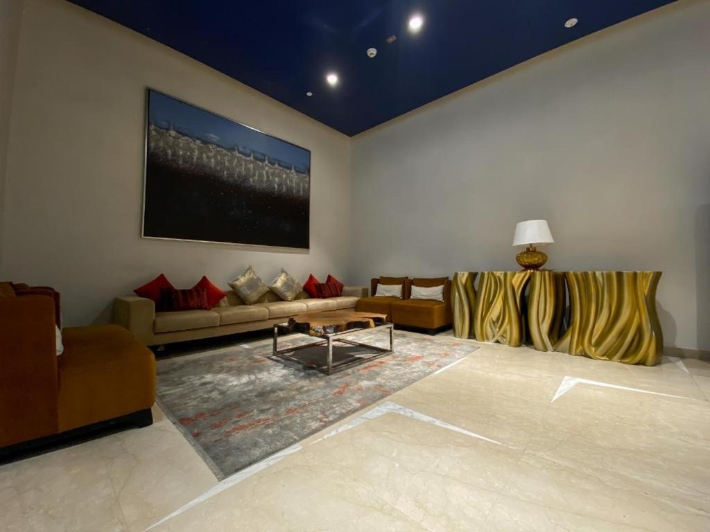 Apartment Deluxe Business Bay - Canal View - Gym & Pool *
